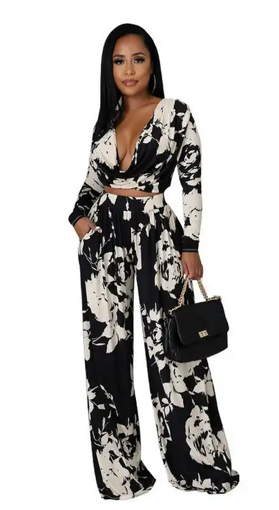 Conjunto de calças com decote redondo